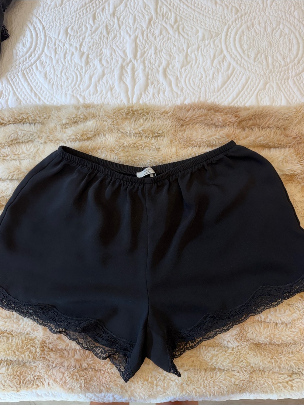 Black Wilfred Lace-Trim Shorts